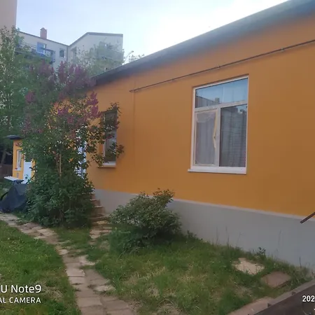 Ferienwohnung Mit Garten In Zentrum Appartamento